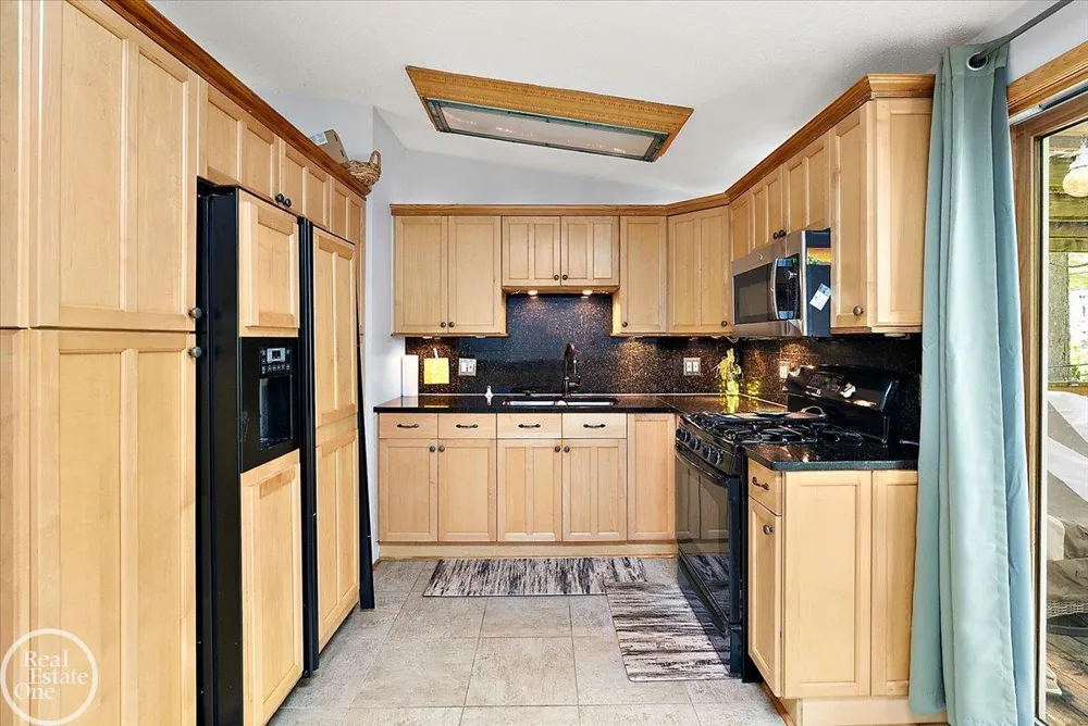 1136 Miller Road Lake Orion Village, MI 48362