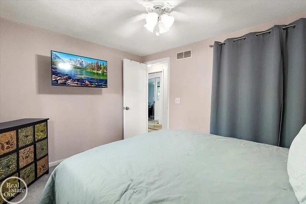 1136 Miller Road Lake Orion Village, MI 48362