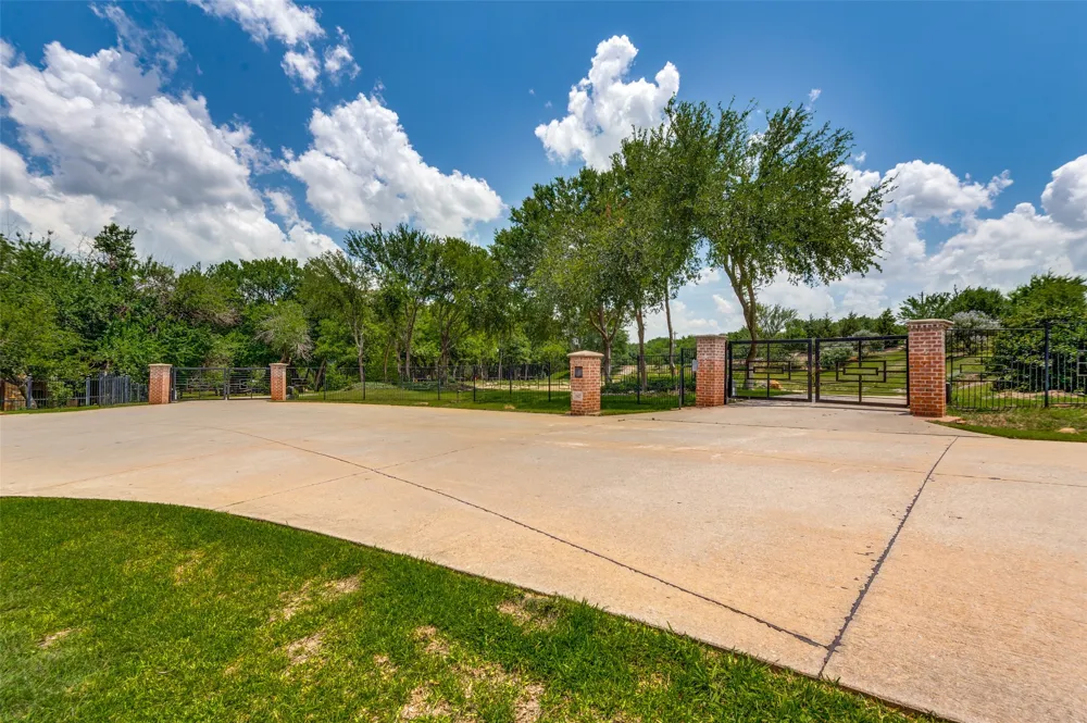 2627 Twelve Oaks Lane Celina, TX 75078