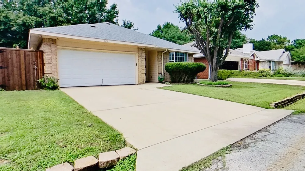 321 Boliver Avenue Lake Dallas, TX 75065