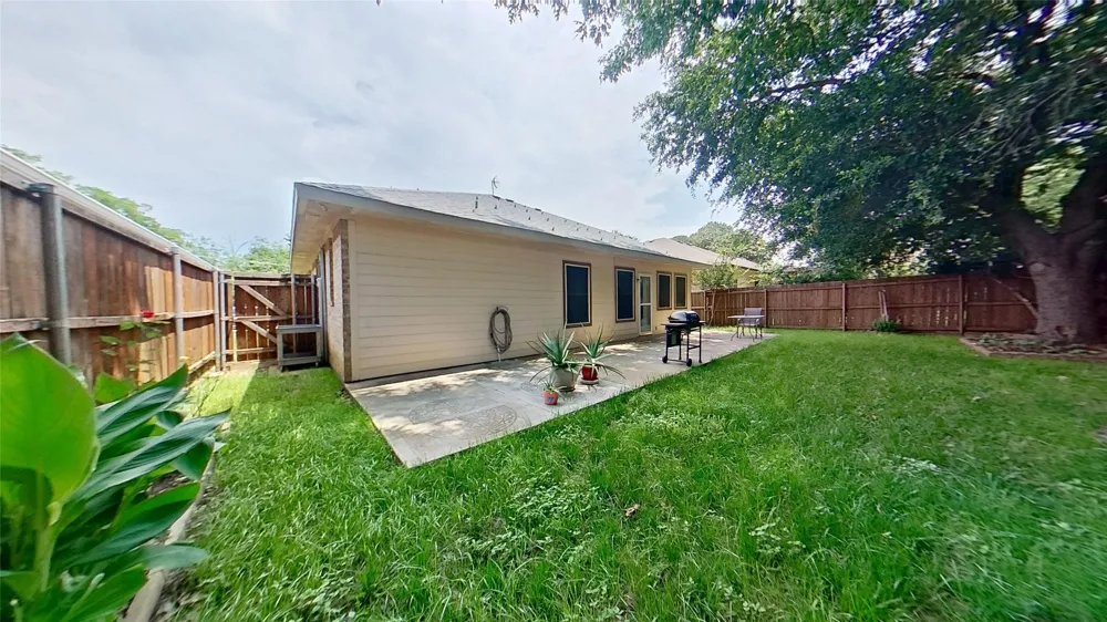 321 Boliver Avenue Lake Dallas, TX 75065