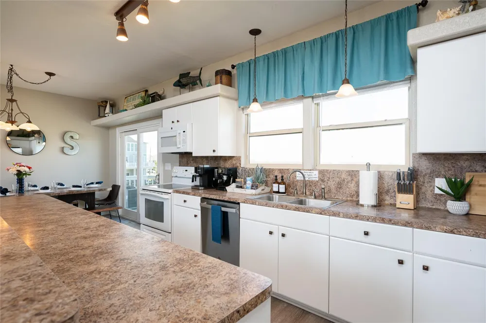 4021 Biscayne Beach Road Port Bolivar, TX 77650
