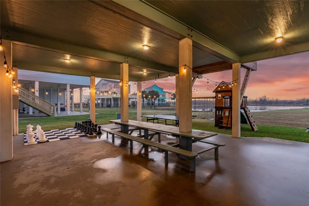 4021 Biscayne Beach Road Port Bolivar, TX 77650