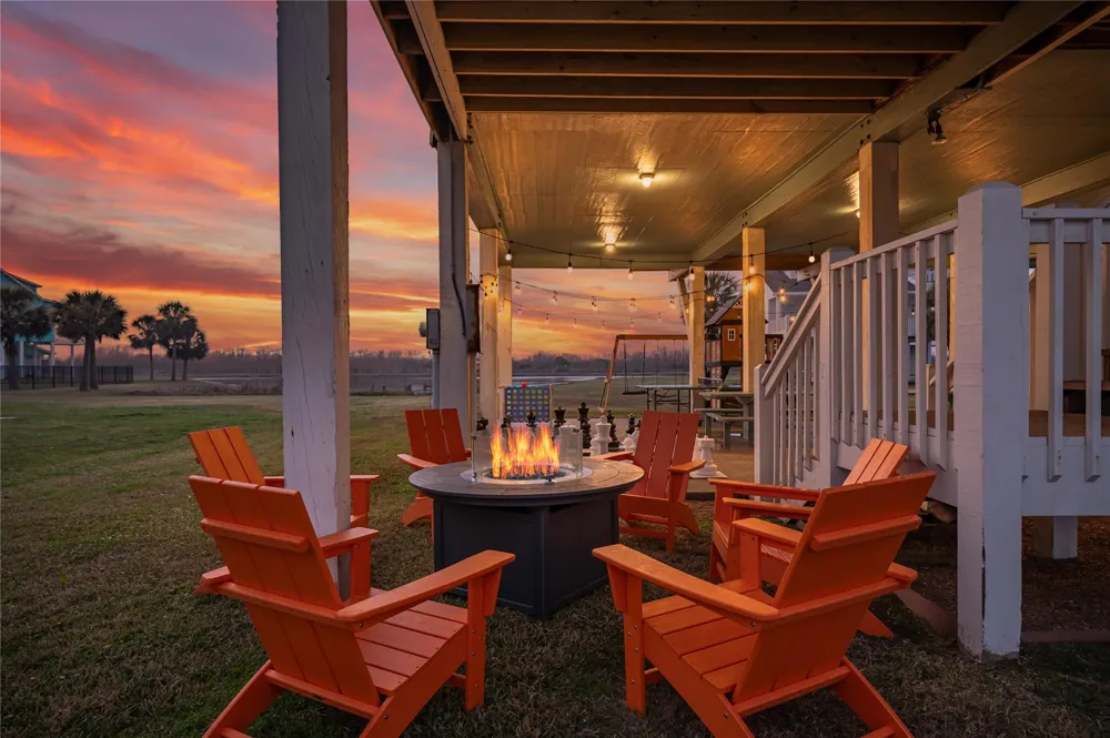 4021 Biscayne Beach Road Port Bolivar, TX 77650