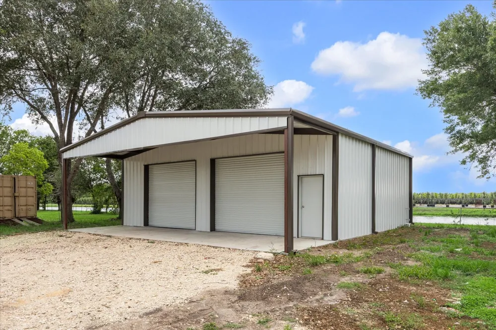 1935 Willow Road Wallis, TX 77485