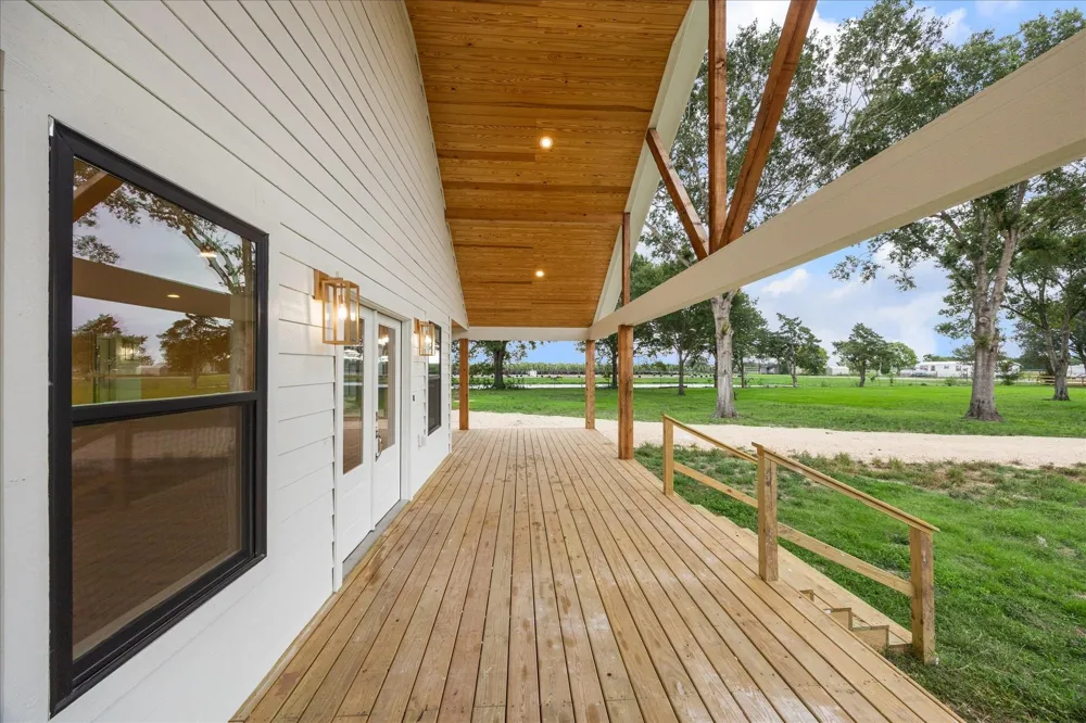 1935 Willow Road Wallis, TX 77485