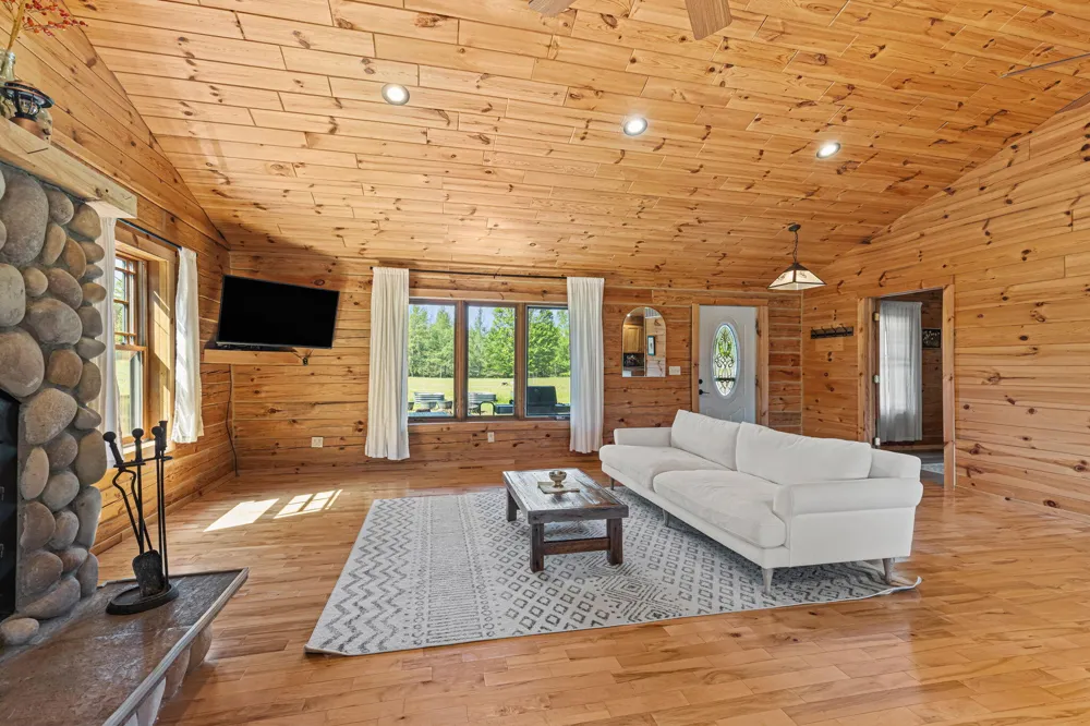 15902 Penesal Road Rose Lake Township, MI 49655