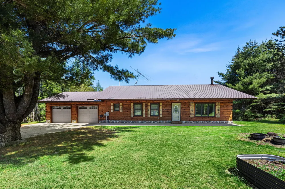15902 Penesal Road Rose Lake Township, MI 49655