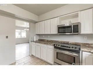 820 1st Avenue Kelso, WA 98626