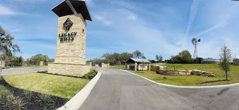 8 W Flying Owl Drive