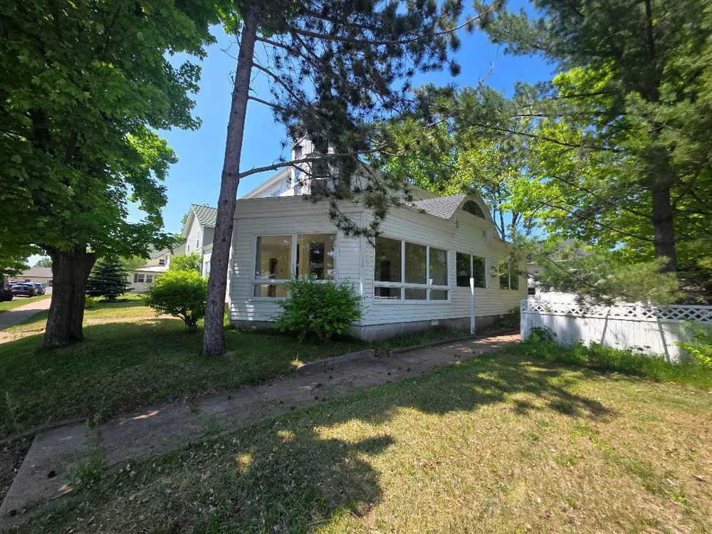 9 4th Avenue Shell Lake, WI 54871