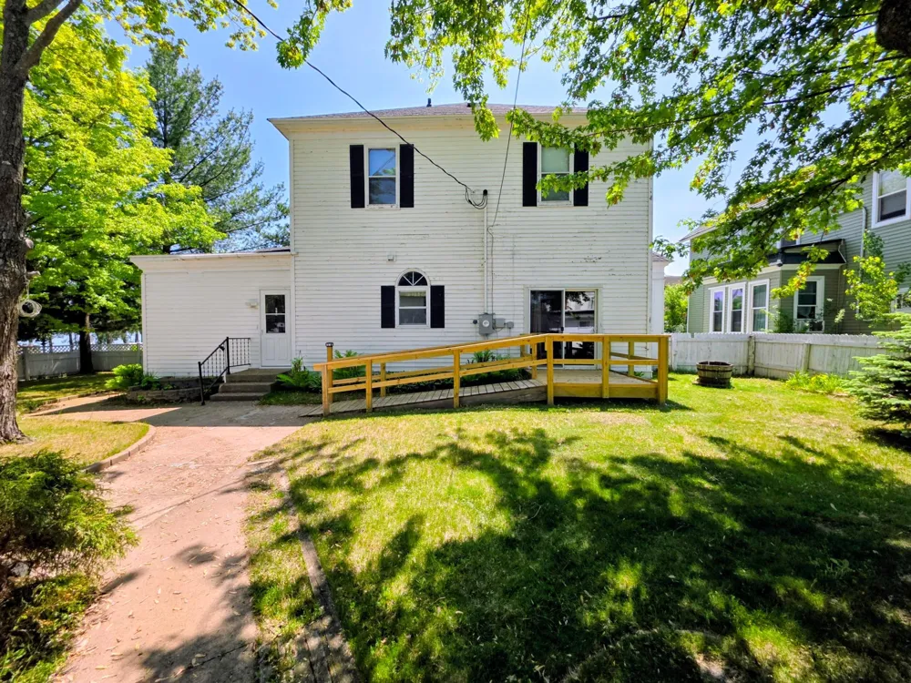 9 4th Avenue Shell Lake, WI 54871