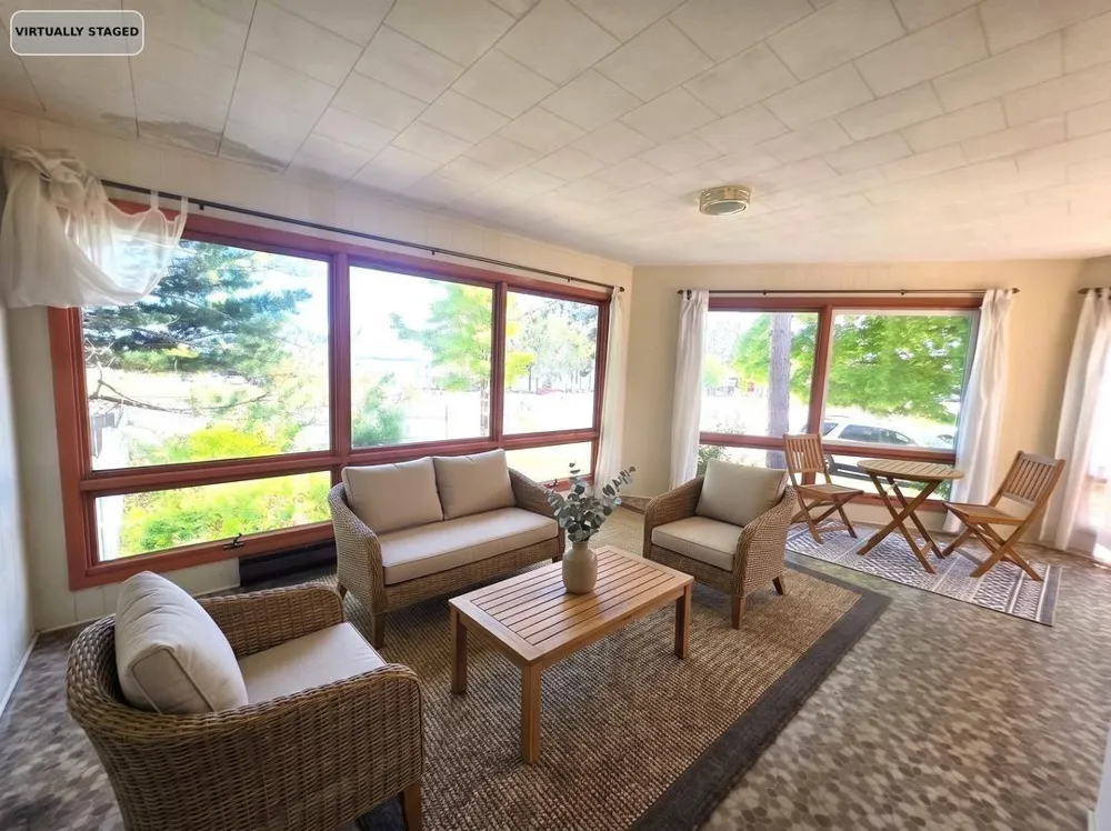 9 4th Avenue Shell Lake, WI 54871