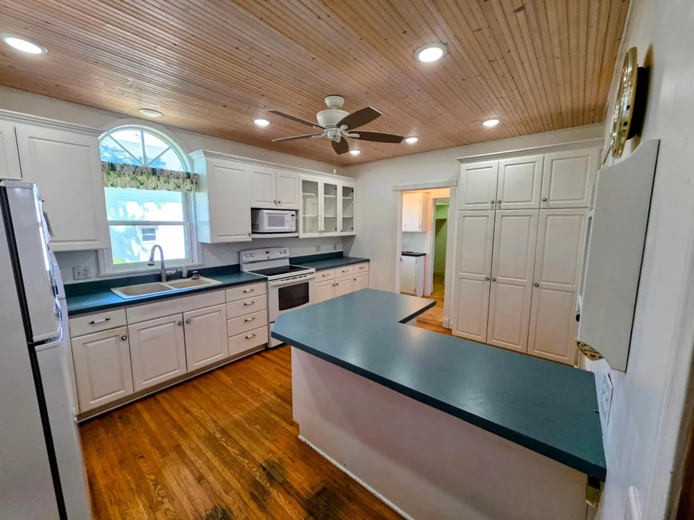 9 4th Avenue Shell Lake, WI 54871