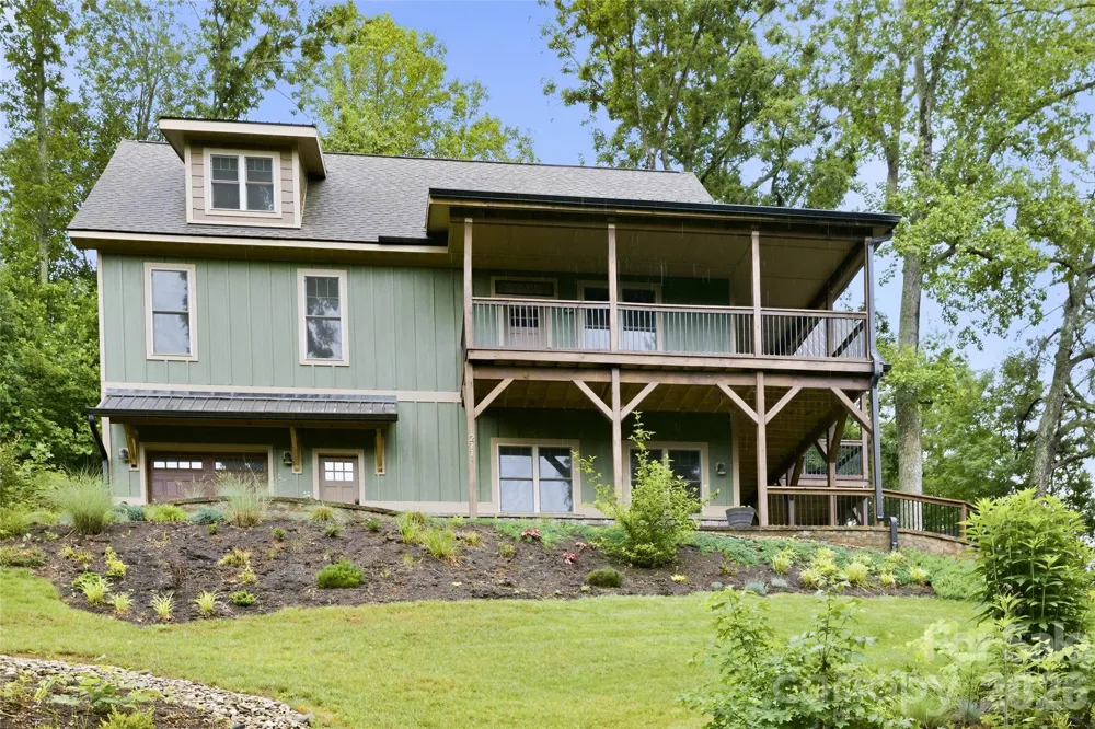 211 Wimbledon Court Leicester, NC 28748