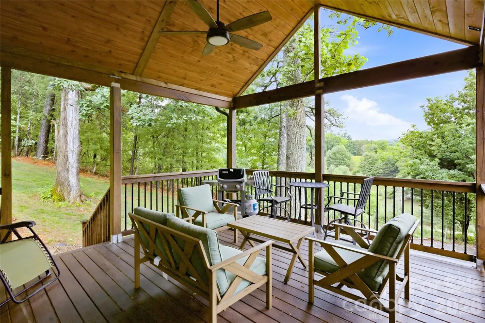 211 Wimbledon Court Leicester, NC 28748