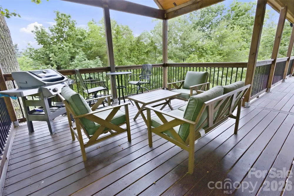 211 Wimbledon Court Leicester, NC 28748