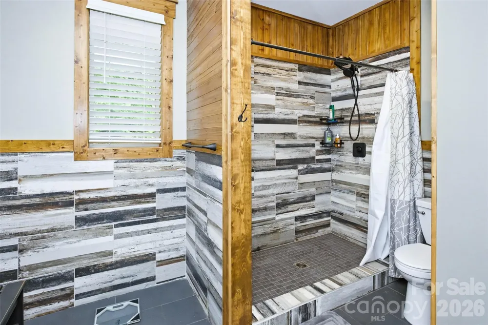 211 Wimbledon Court Leicester, NC 28748