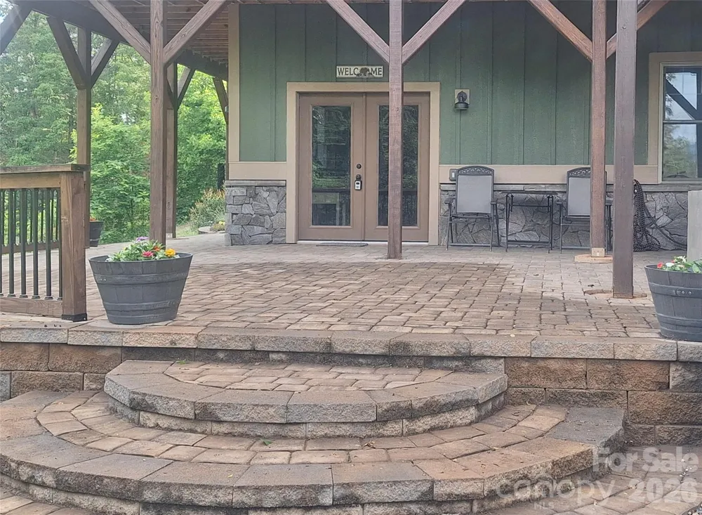 211 Wimbledon Court Leicester, NC 28748