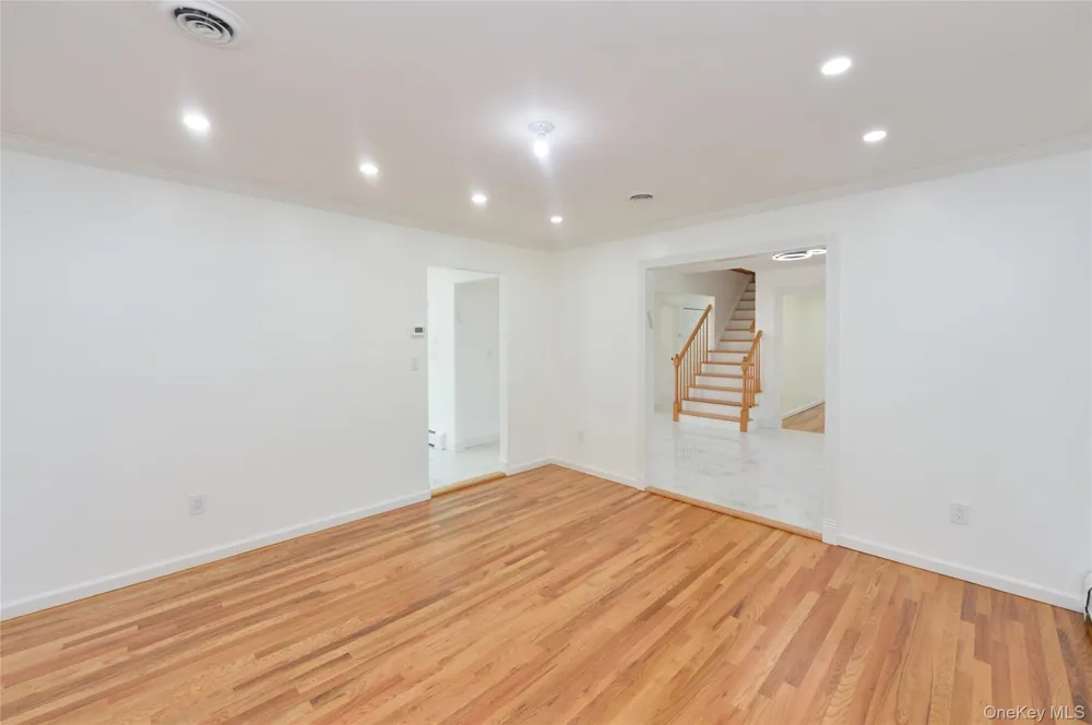 6 S Post Lane Airmont, NY 10952
