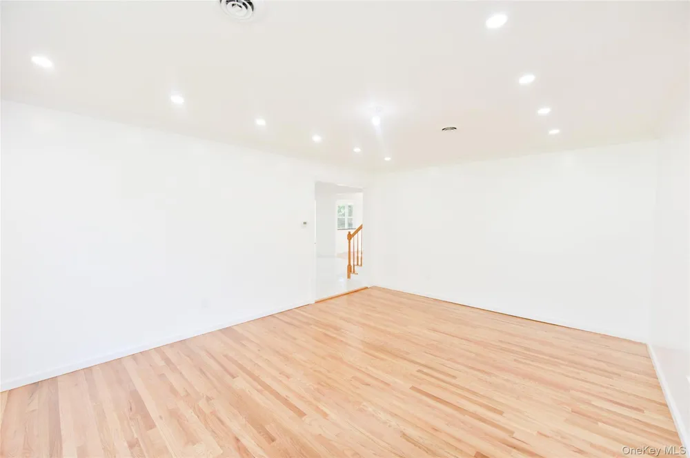 6 S Post Lane Airmont, NY 10952