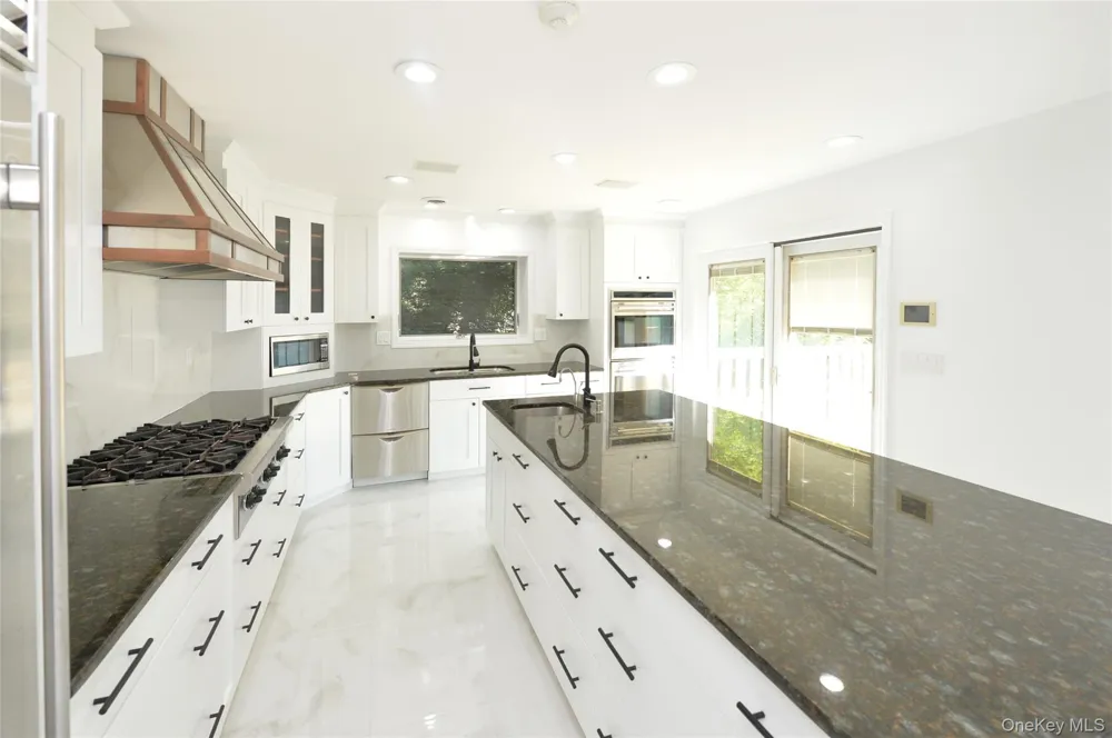 6 S Post Lane Airmont, NY 10952