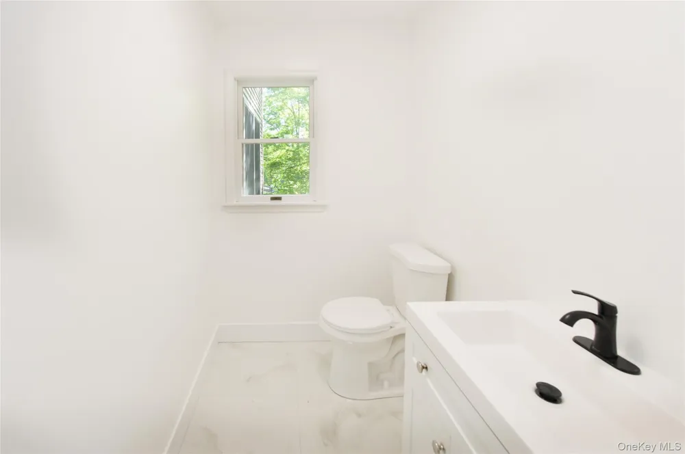 6 S Post Lane Airmont, NY 10952