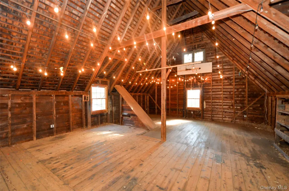 6 S Post Lane Airmont, NY 10952