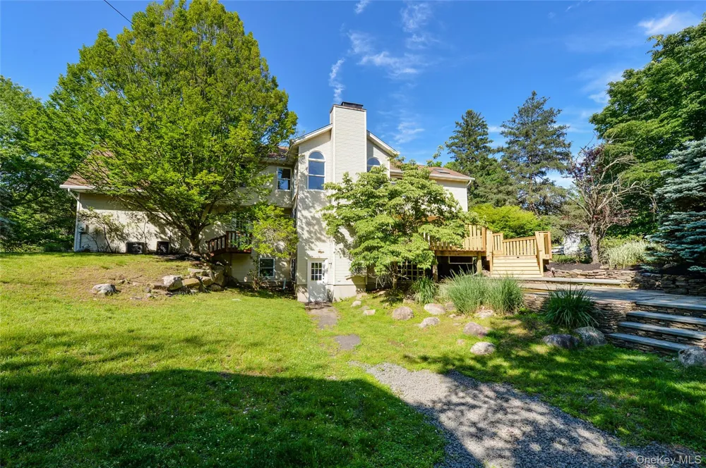 6 S Post Lane Airmont, NY 10952