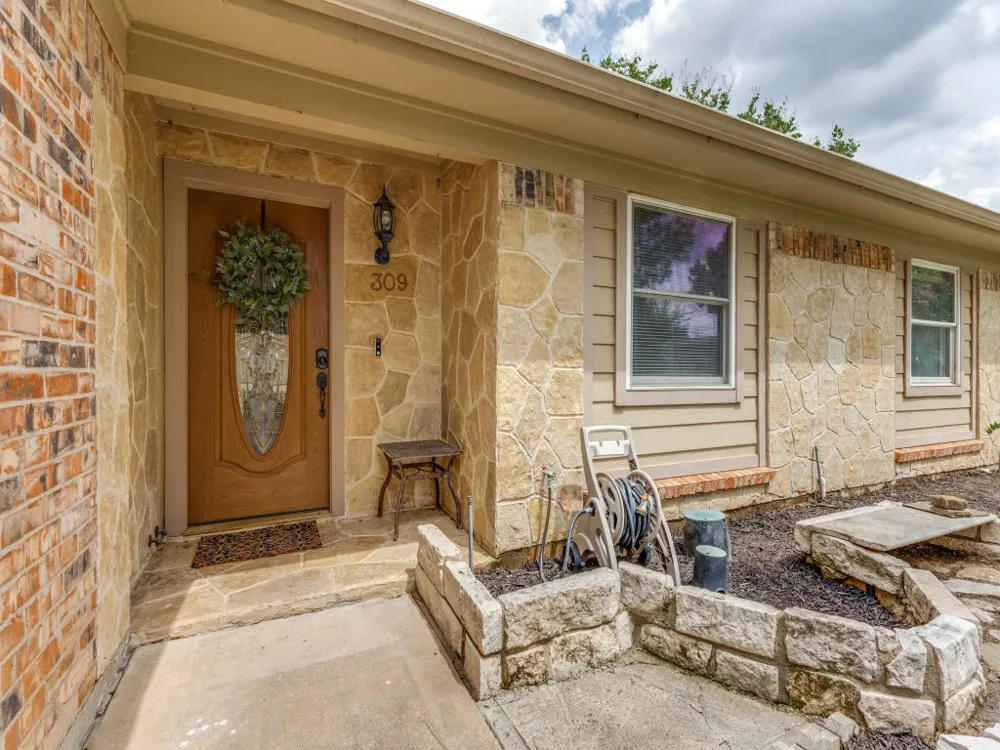309 Georgetown Drive Everman, TX 76140
