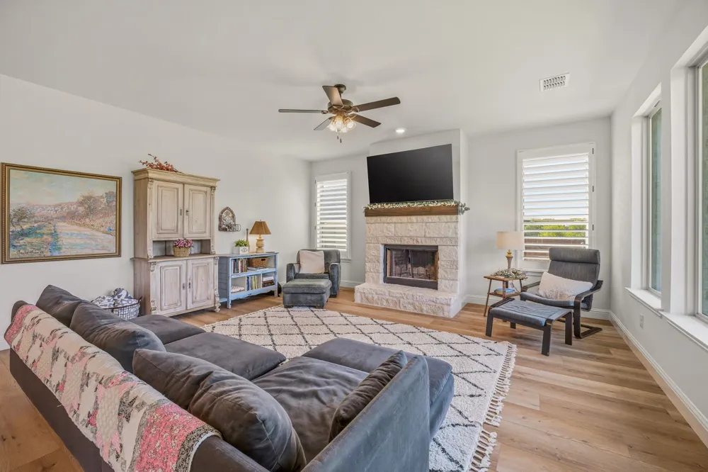 127 Mesa Drive Glen Rose, TX 76043