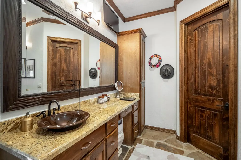 4053 County Road 158 Hallettsville, TX 77964