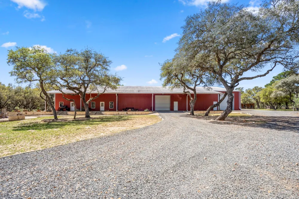 4053 County Road 158 Hallettsville, TX 77964