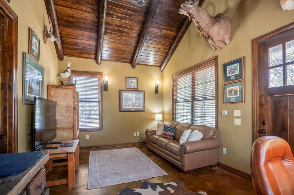 4053 County Road 158 Hallettsville, TX 77964