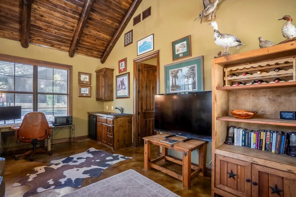 4053 County Road 158 Hallettsville, TX 77964