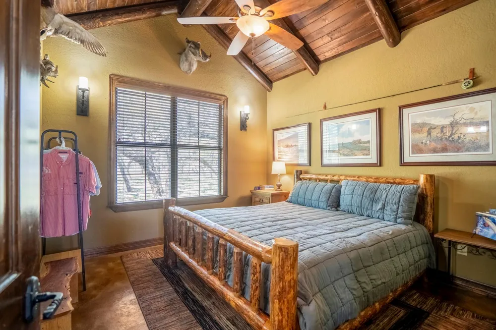 4053 County Road 158 Hallettsville, TX 77964