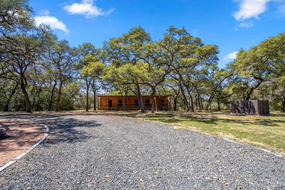 4053 County Road 158 Hallettsville, TX 77964