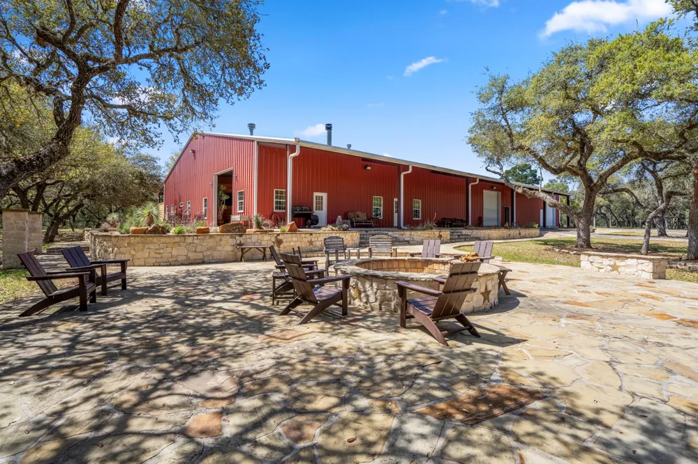 4053 County Road 158 Hallettsville, TX 77964