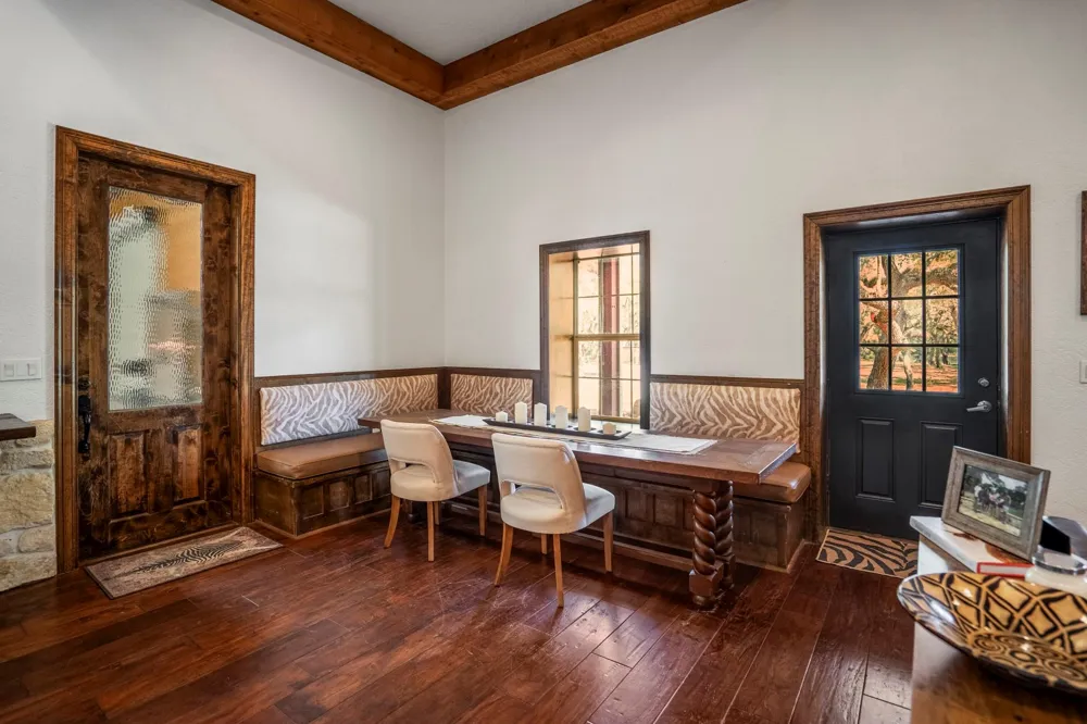 4053 County Road 158 Hallettsville, TX 77964