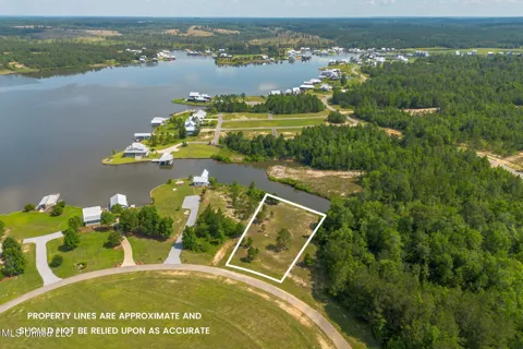 Lot 8 The Moorings