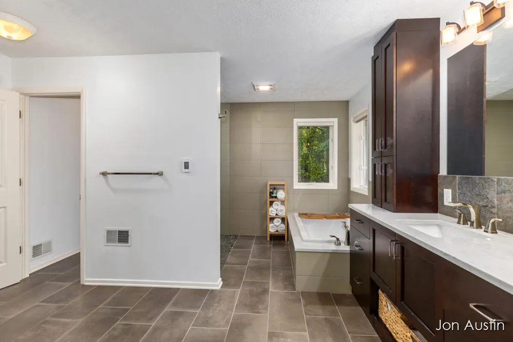 4380 Michigan Street NE Grand Rapids Charter Township, MI 49525