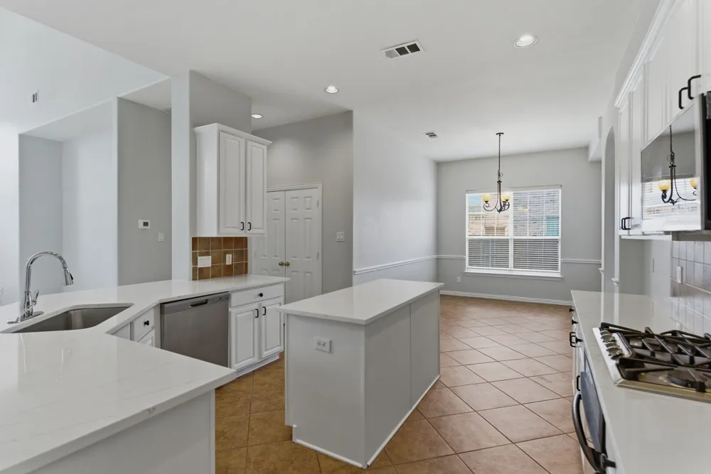1117 Apache Lake Drive Carrollton, TX 75010