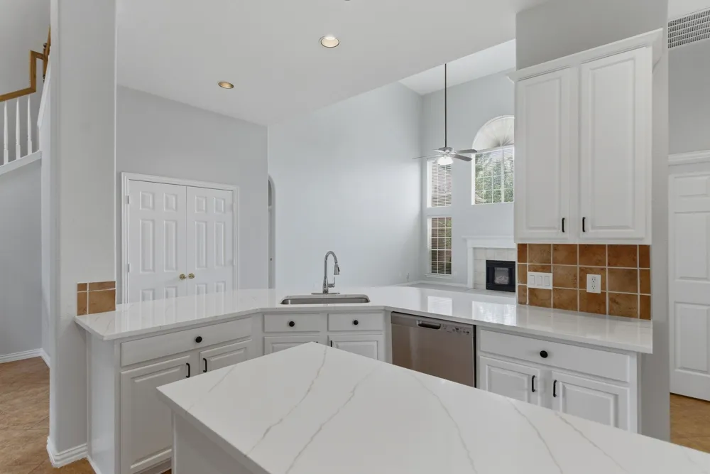 1117 Apache Lake Drive Carrollton, TX 75010
