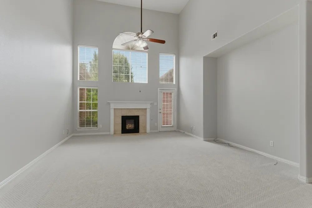 1117 Apache Lake Drive Carrollton, TX 75010