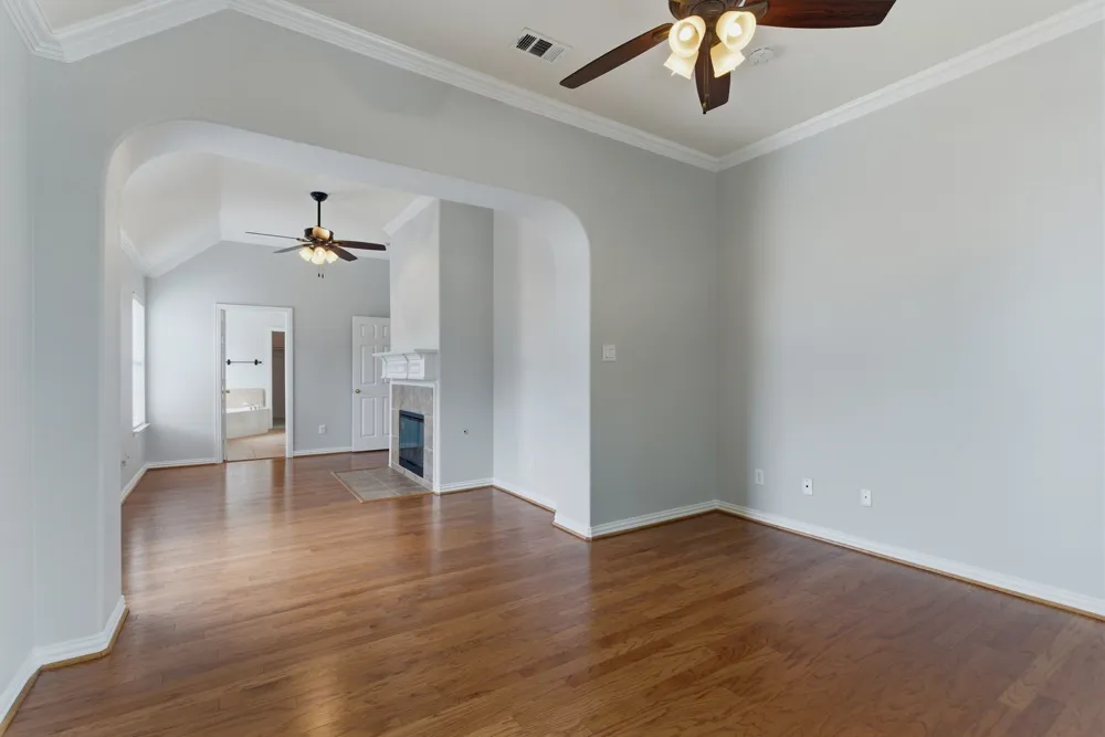 1117 Apache Lake Drive Carrollton, TX 75010