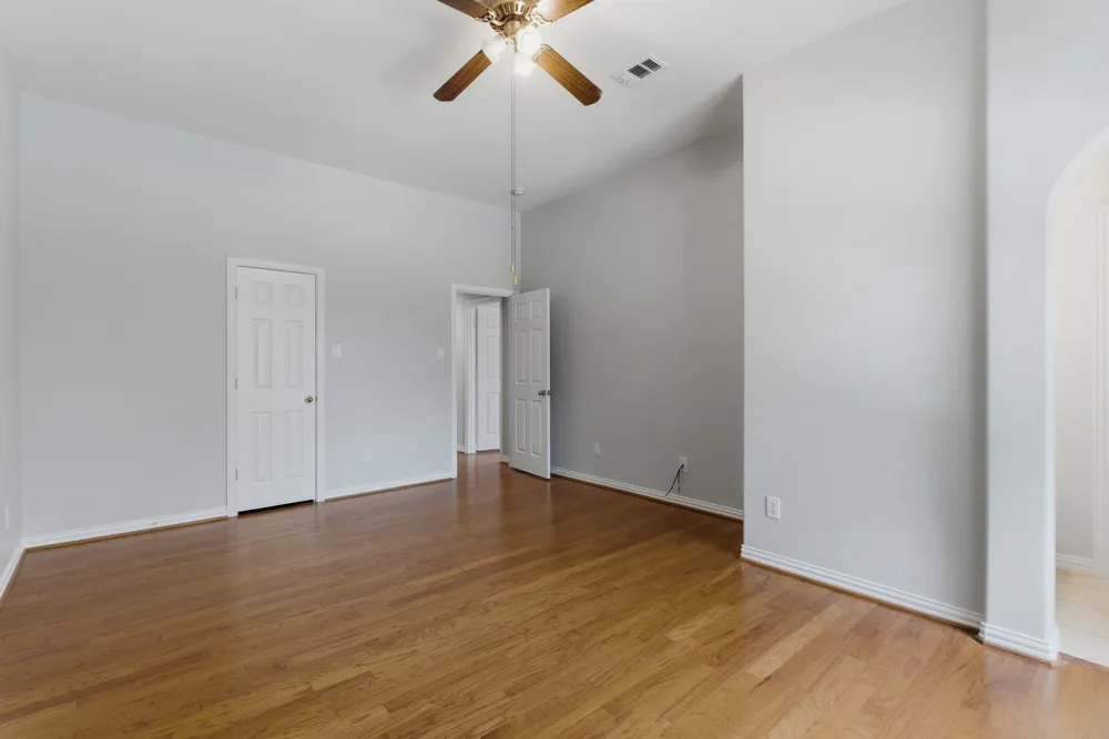 1117 Apache Lake Drive Carrollton, TX 75010