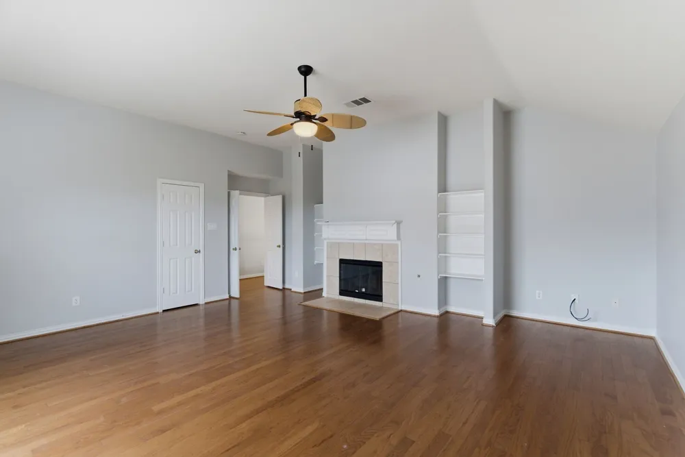 1117 Apache Lake Drive Carrollton, TX 75010