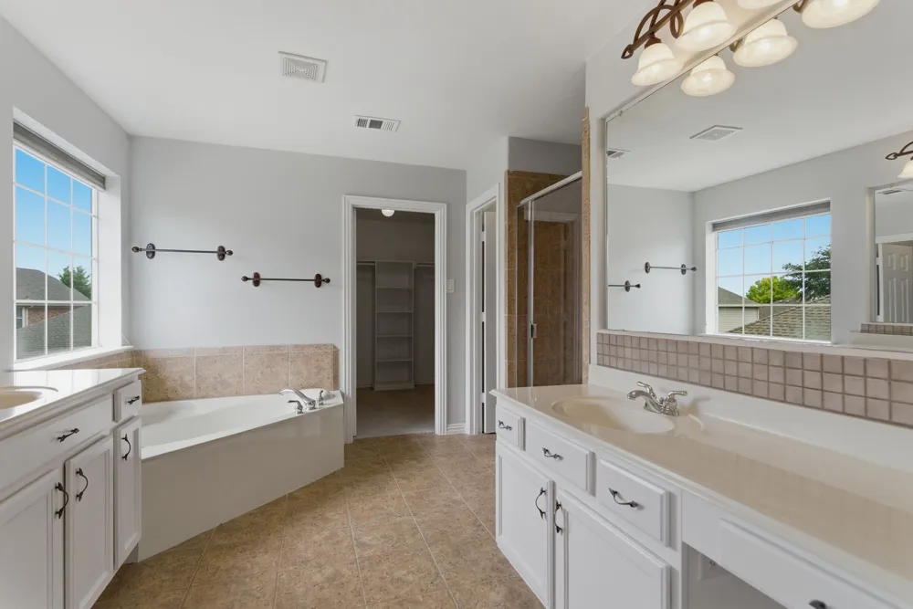 1117 Apache Lake Drive Carrollton, TX 75010
