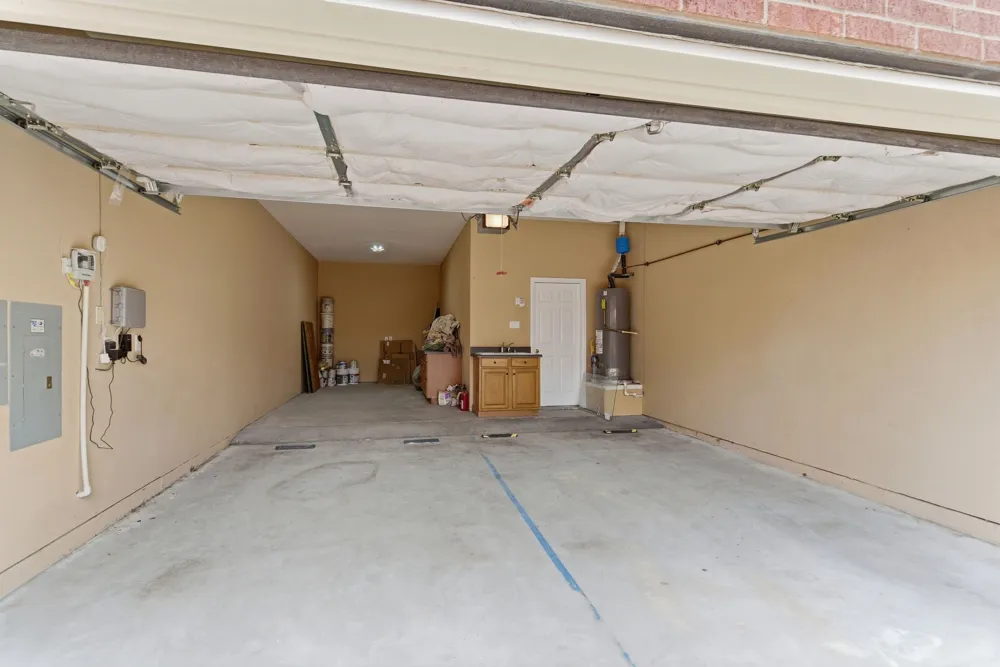 1117 Apache Lake Drive Carrollton, TX 75010