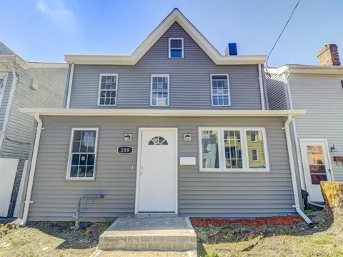 289 1st Street